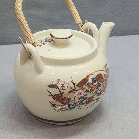 VINTAGE JAPANESE PORCELAIN TEAPOT FLORAL BAMBOO HANDLE - Picture 2 of 10